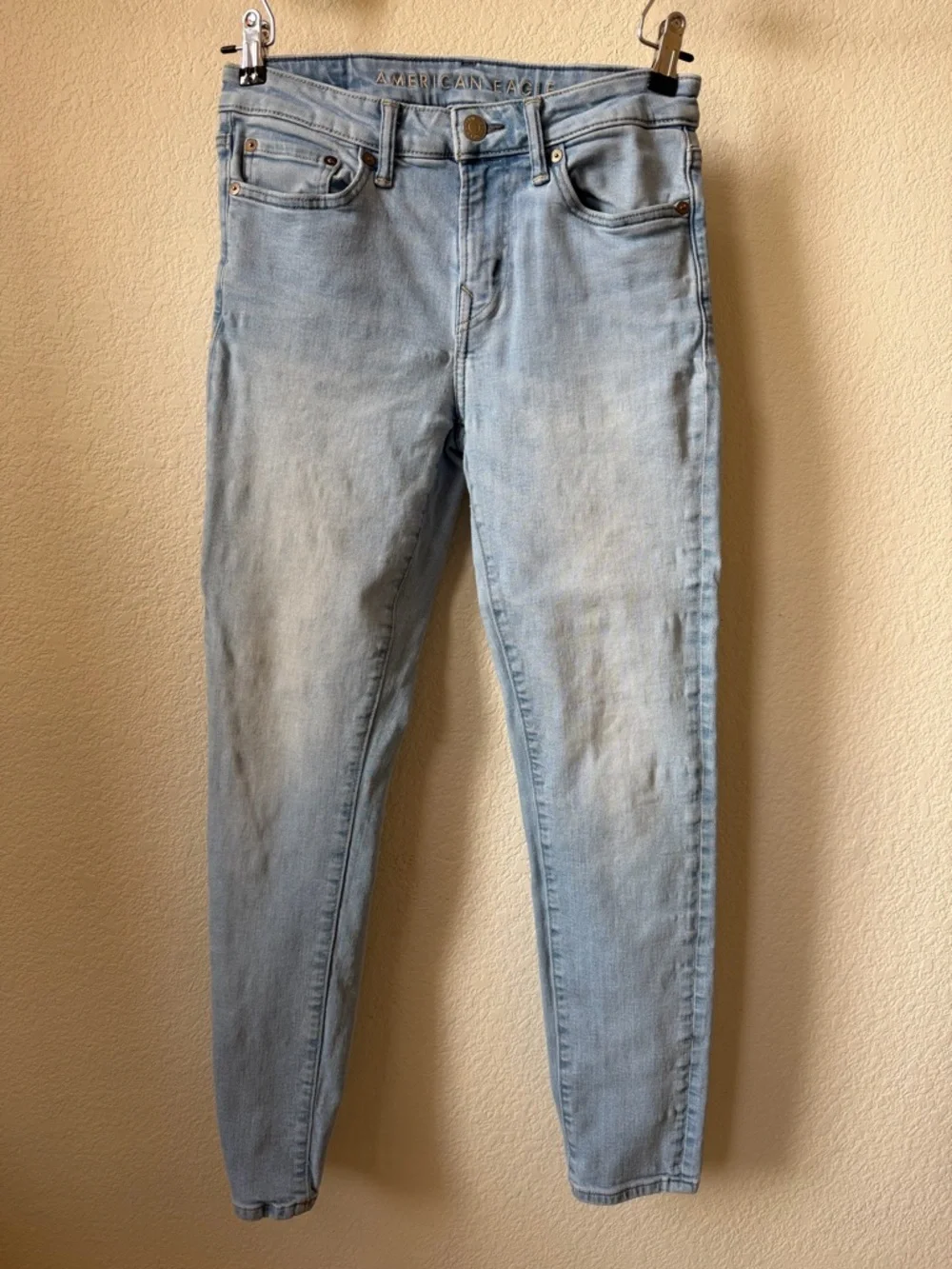 American Eagle Outfitters Light Wash Skinny Jeans